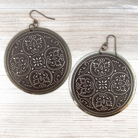 ❤️ Gold Brown Ornate Disc Drop Earrings - Picture 3 of 3